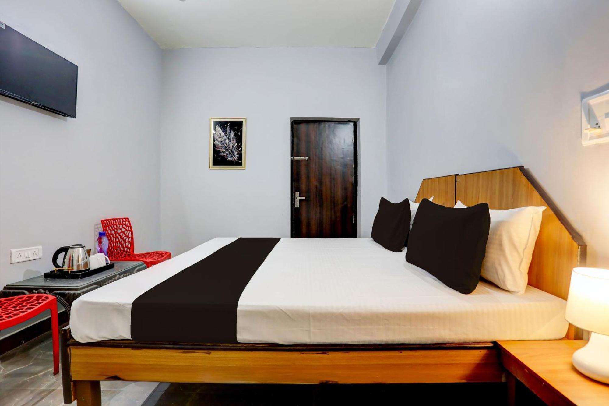 Super Hotel Live View Indraprastha Buitenkant foto