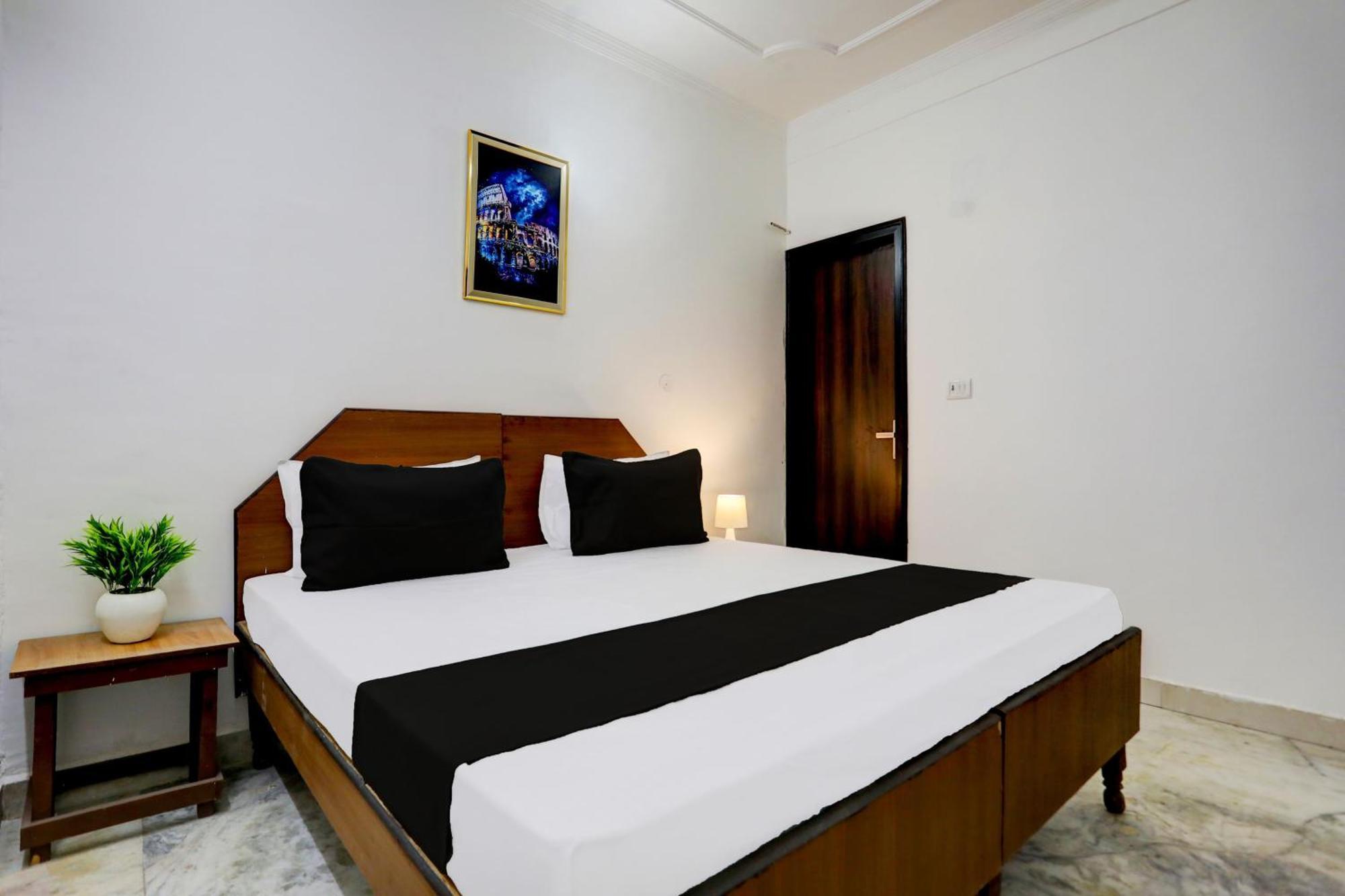Super Hotel Live View Indraprastha Buitenkant foto